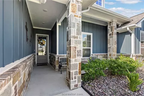 3003 Alpha Ct, Bryan, TX 77808 photo 2