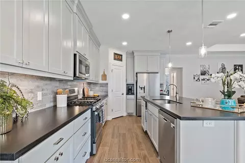 3003 Alpha Ct, Bryan, TX 77808 photo 12