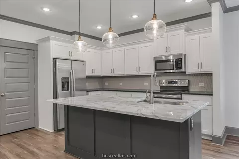 Kitchen - 2721 Beck St, Bryan, TX 77803 photo 3 of 4