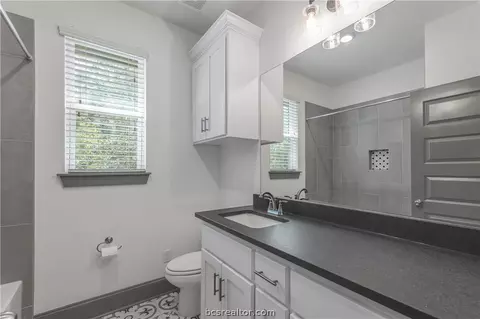 Bath - 2721 Beck St, Bryan, TX 77803 photo 4 of 4
