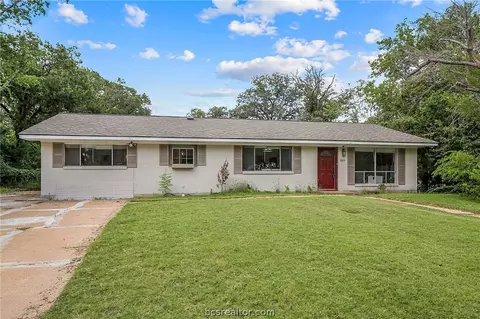 303 Fairway Dr, Bryan, TX 77801 photo 8