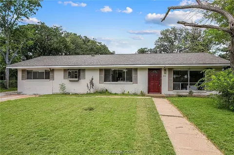 303 Fairway Dr, Bryan, TX 77801 photo 9
