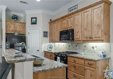 2601 Priscilla Ct, Bryan, TX 77802 photo 7