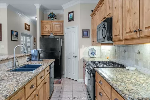 2601 Priscilla Ct, Bryan, TX 77802 photo 3