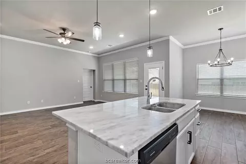 1904 Cambria Dr, Bryan, TX 77807 photo 10