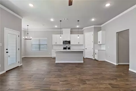 1904 Cambria Dr, Bryan, TX 77807 photo 5