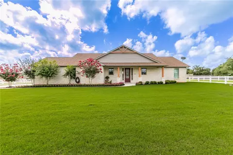 4658 N Country Dr, Bryan, TX 77808