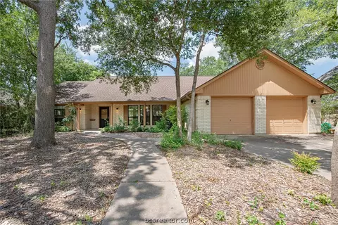 2806 Socorro Ct, College Station, TX 77845