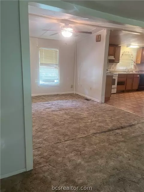 711 N Sharp St, Franklin, TX 77856 photo 18
