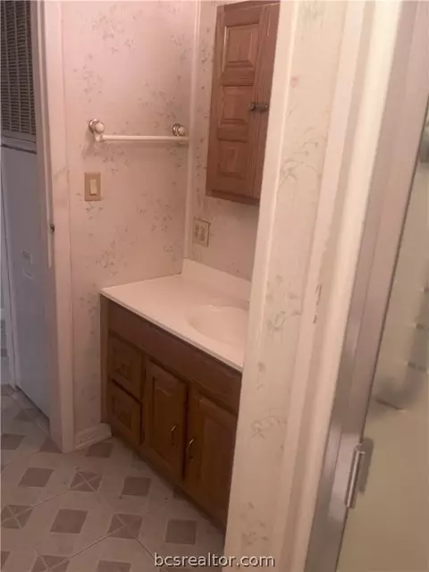 711 N Sharp St, Franklin, TX 77856 photo 31