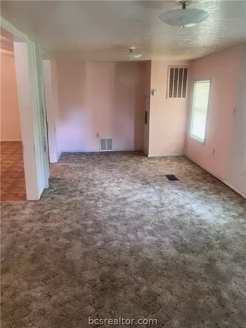 711 N Sharp St, Franklin, TX 77856 photo 16