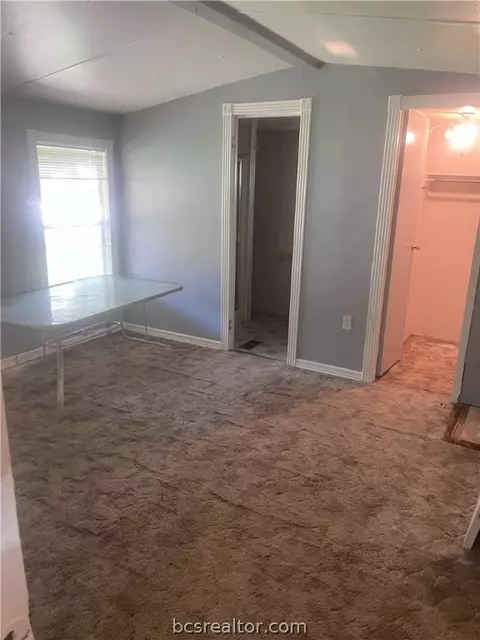 711 N Sharp St, Franklin, TX 77856 photo 20