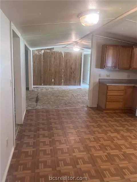711 N Sharp St, Franklin, TX 77856 photo 11