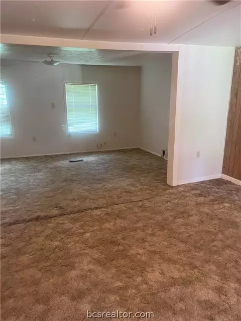 711 N Sharp St, Franklin, TX 77856 photo 13