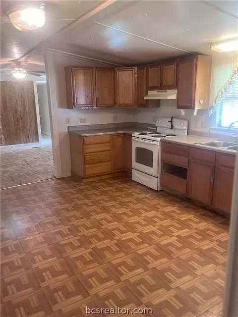 711 N Sharp St, Franklin, TX 77856 photo 7