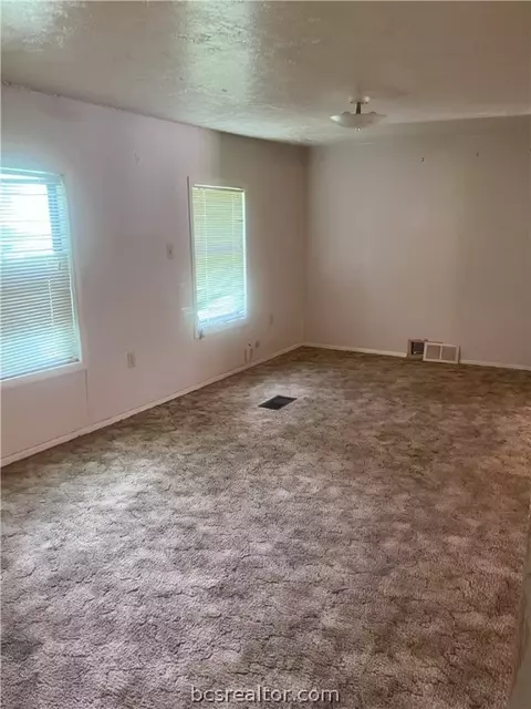 711 N Sharp St, Franklin, TX 77856 photo 15
