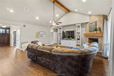 7300 Limestone Ct, Bryan, TX 77808 photo 9