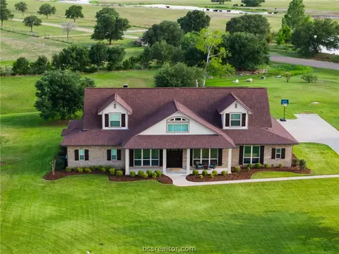7300 Limestone Ct, Bryan, TX 77808 photo 2