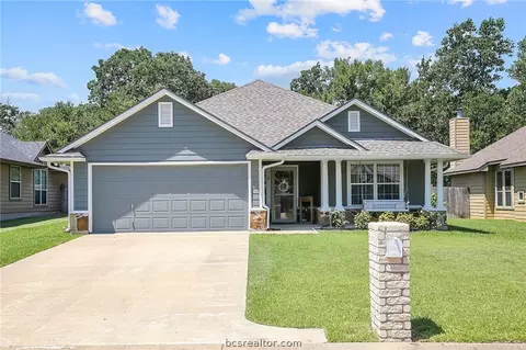1715 Summerwood Loop, Bryan, TX 77807 photo 2