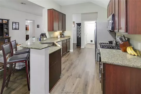 1715 Summerwood Loop, Bryan, TX 77807 photo 13