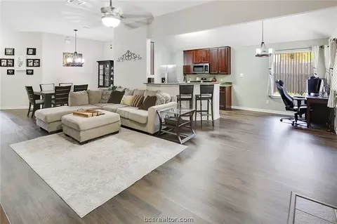 1715 Summerwood Loop, Bryan, TX 77807 photo 10