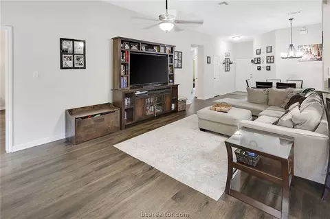 1715 Summerwood Loop, Bryan, TX 77807 photo 9