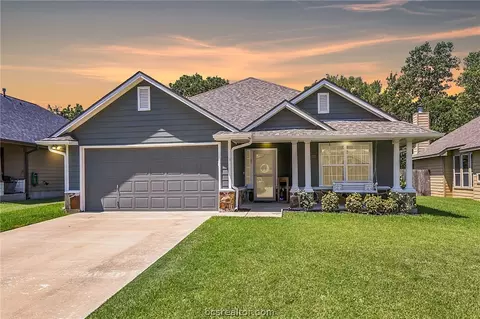 1715 Summerwood Loop, Bryan, TX 77807