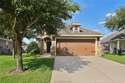 2016 Snowy Brk, Bryan, TX 77807