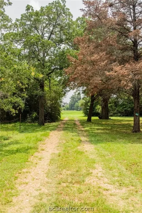 1040 Pr 8007, Dime Box, TX 77853
