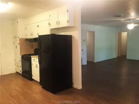 609 Avondale Ave, Bryan, TX 77802 photo 8