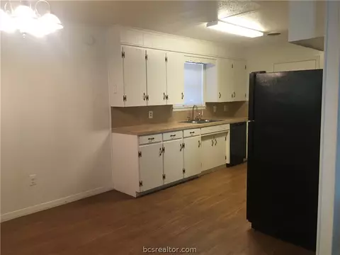 609 Avondale Ave, Bryan, TX 77802 photo 7