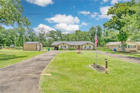 44 Sammy Snead Dr, Normangee, TX 77871