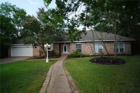 3023 Hummingbird Cir, Bryan, TX 77807
