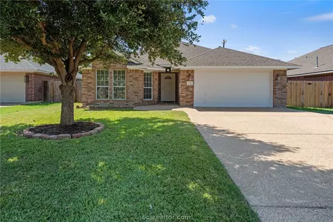 3702 Dove Hollow Ln, College Station, TX 77845