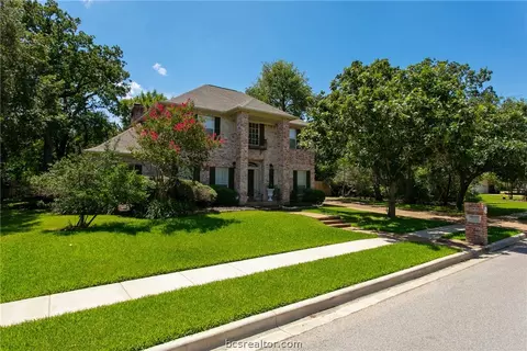9218 Brookwater Cir, College Station, TX 77845