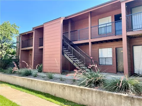 904 University Oaks #156, College Station, TX 77840