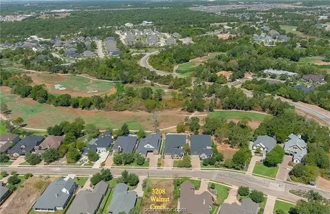 3208 Walnut Creek Ct, Bryan, TX 77807