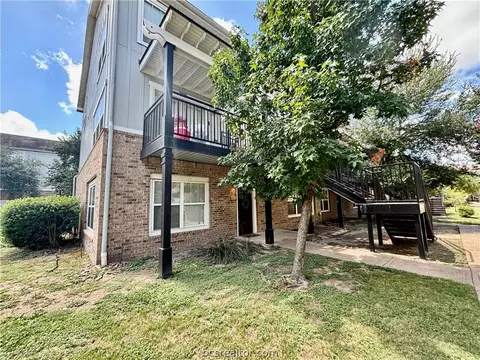 1725 Harvey Mitchell Parkway 1811, College Station, TX 77840