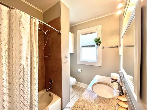 708 E 27th St E, Bryan, TX 77803 photo 9