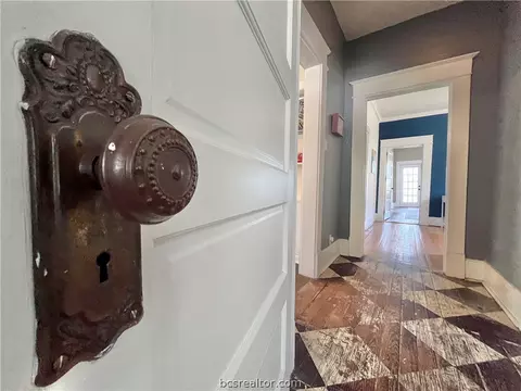 708 E 27th St E, Bryan, TX 77803 photo 7
