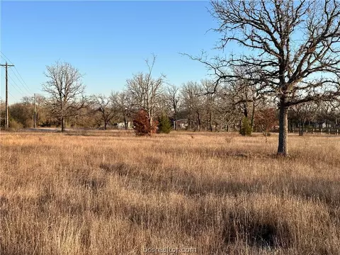 5078 Wallis Rd, Bryan, TX 77808 photo 3