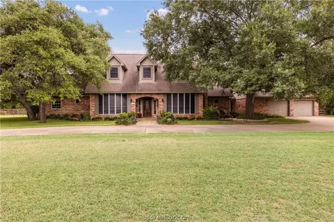 16350 Woodlake Dr, College Station, TX 77845