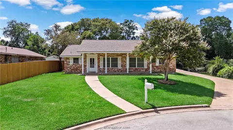 912 Stanfield Cir, Bryan, TX 77802