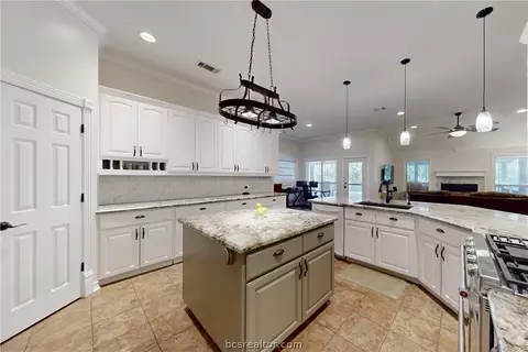 4902 Brompton Ln, Bryan, TX 77802 photo 10