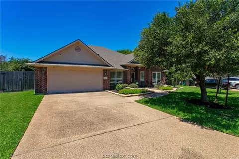 4902 Brompton Ln, Bryan, TX 77802 photo 4