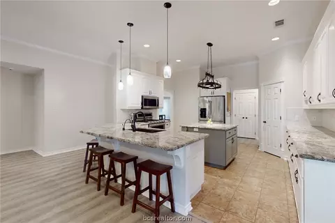 4902 Brompton Ln, Bryan, TX 77802 photo 8