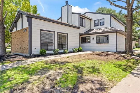 2910 Briarcreek Ct, Bryan, TX 77802