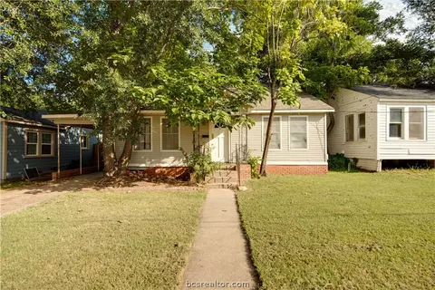 604 Barton St, Hearne, TX 77859