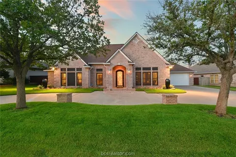 3608 Dorchester Ct, Bryan, TX 77802