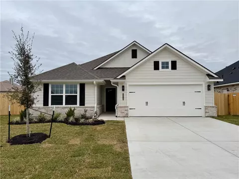 2818 Bombay Dr, Bryan, TX 77808